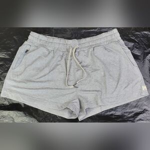 Vuori Womens Halo Performance Dreamknit Shorts VW339 Gym Workout - Size L - EUC